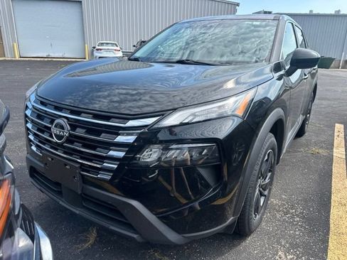 Used 2025 Nissan Rogue SV AWD/4WD image 16