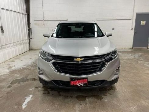 Used 2019 Chevrolet Equinox LT image 2