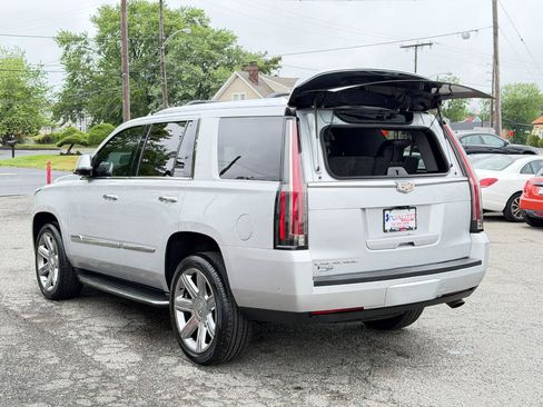 Used 2017 Cadillac Escalade Luxury AWD/4WD image 39