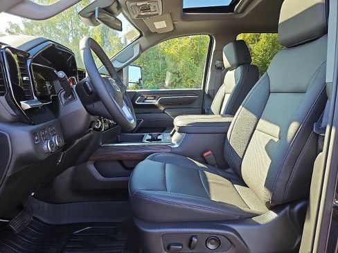 New 2026 GMC Sierra 2500 SLT image 11
