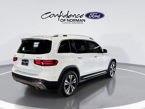 Used 2024 Mercedes-Benz GLB 250 4MATIC image 8