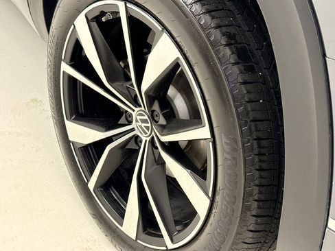 Used 2025 Volkswagen Atlas SEL Premium R-Line AWD/4WD image 10