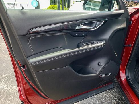 Used 2022 Buick Envision Essence w/ Technology Package I image 9