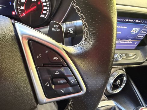 Used 2022 Chevrolet Camaro SS RWD image 13
