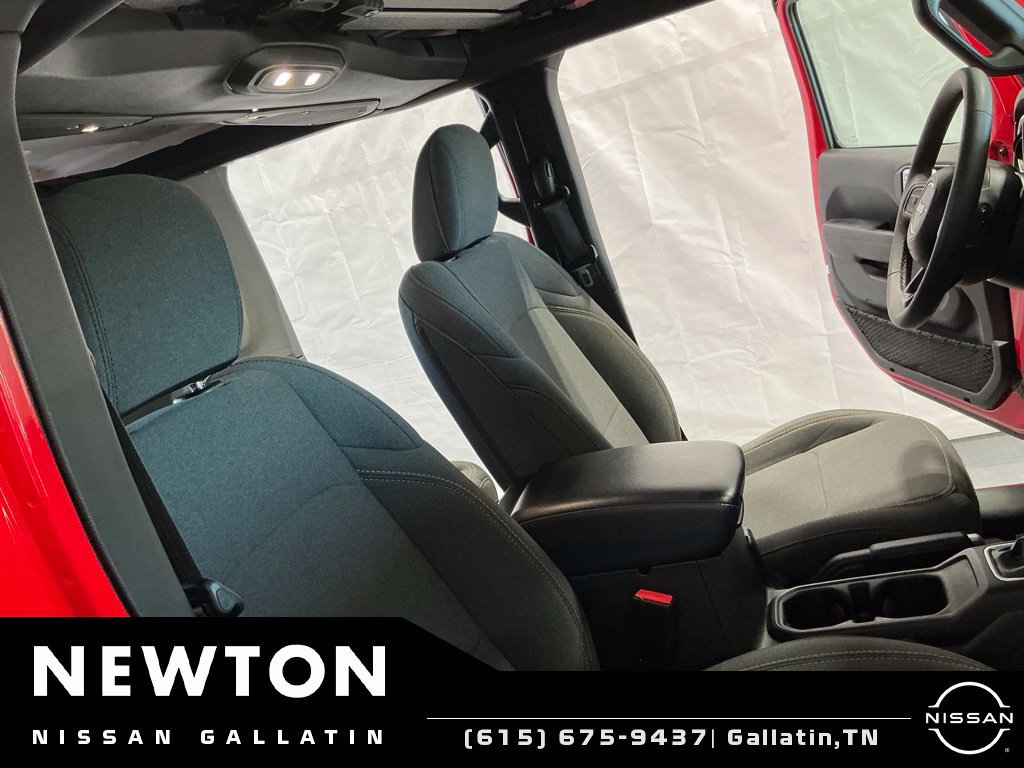 Used 2024 Jeep Wrangler Unlimited AWD/4WD image 16