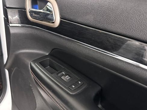 Used 2016 Jeep Grand Cherokee Limited 75th Anniversary AWD/4WD image 37