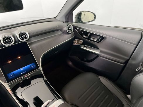 Certified 2025 Mercedes-Benz GLC 300 4MATIC image 21