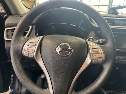 Used 2016 Nissan Rogue SV FWD image 19