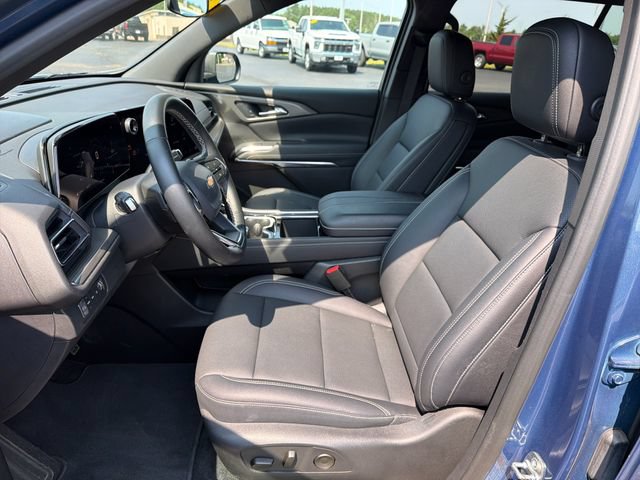 Used 2026 Chevrolet Traverse LT AWD/4WD image 16