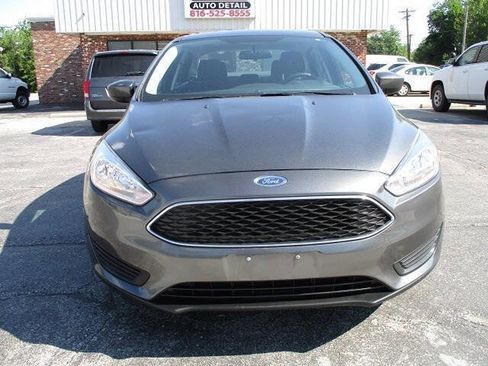 Used 2018 Ford Focus SE FWD image 6