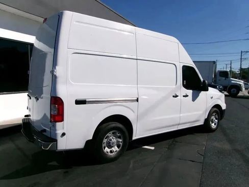 Used 2013 Nissan NV 2500 SV w/ Technology Pkg RWD image 3