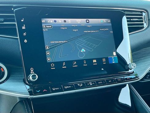 Used 2024 Jeep Wagoneer Series III w/ Premium Group I image 13