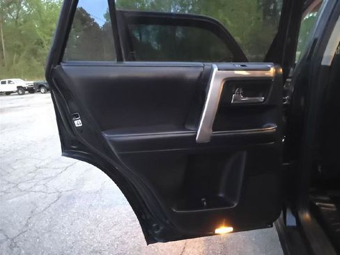 Used 2018 Toyota 4Runner SR5 image 17