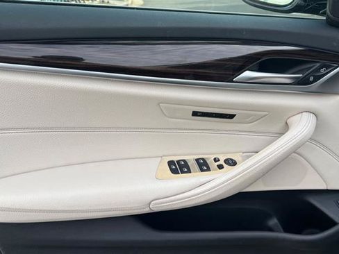 Used 2018 BMW 530e RWD image 35