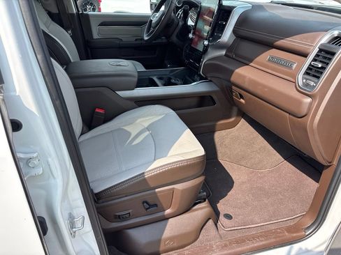 Used 2025 RAM 3500 Laramie AWD/4WD image 53