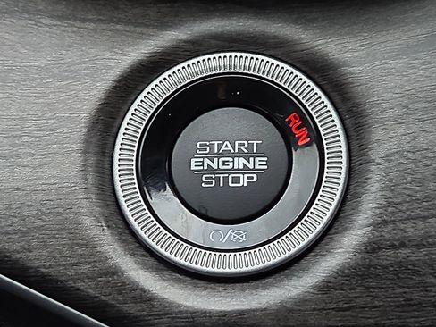 Used 2021 Jeep Grand Cherokee L Limited RWD image 19