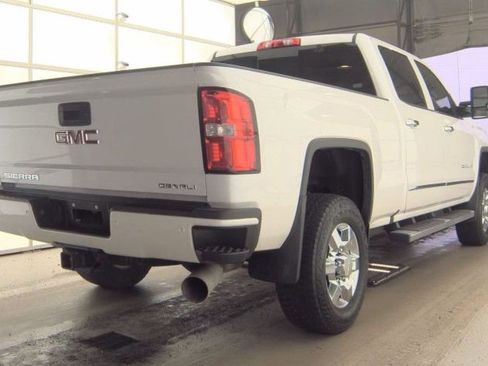 Used 2018 GMC Sierra 3500 Denali w/ Duramax Plus Package image 4