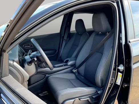 Used 2021 Honda HR-V Sport image 9