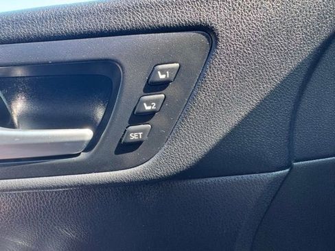 Used 2018 Toyota Highlander Limited image 18