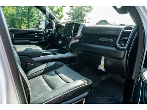 Used 2023 RAM 1500 Laramie AWD/4WD image 17