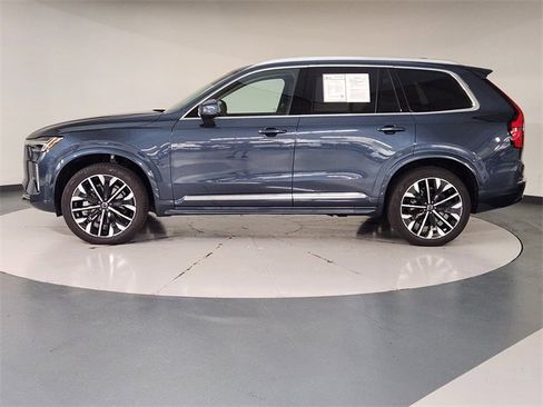 Used 2025 Volvo XC90 B5 Plus image 5