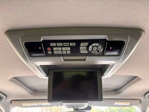 Used 2017 Honda Pilot Touring image 26
