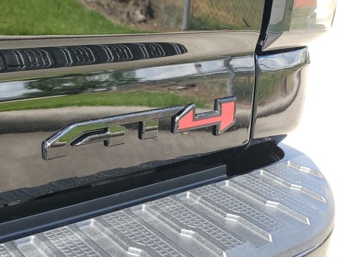 Used 2024 GMC Sierra 3500 AT4 w/ AT4 Premium Plus Package AWD/4WD image 9