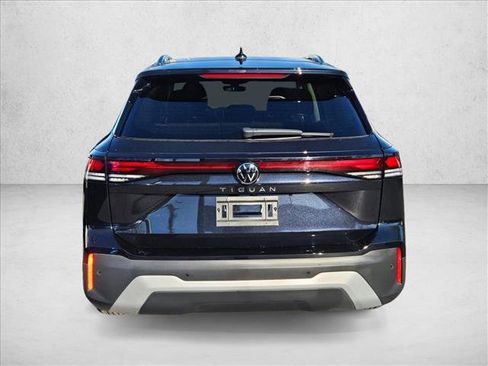 Used 2025 Volkswagen Tiguan S FWD image 7