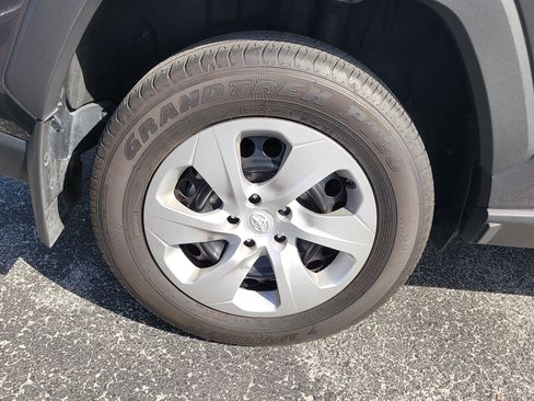Certified 2024 Toyota RAV4 LE FWD image 9