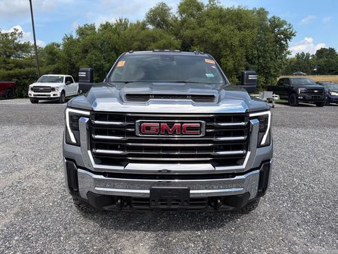 Used 2024 GMC Sierra 2500 SLE w/ SLE Value Package AWD/4WD image 17