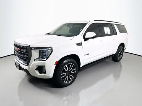 Used 2022 GMC Yukon XL AT4 AWD/4WD image 3