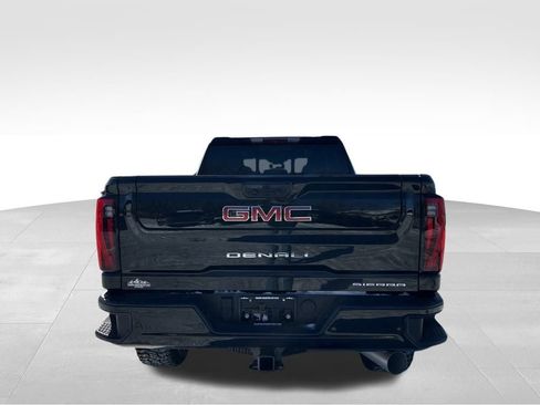Used 2024 GMC Sierra 2500 Denali image 14