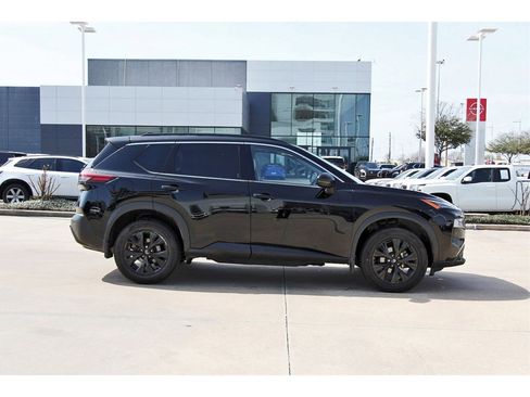 Used 2023 Nissan Rogue SV w/ SV Premium Package image 7