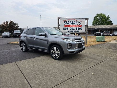 Used 2024 Mitsubishi Outlander Sport SE image 1