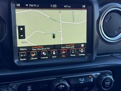 Used 2021 Jeep Wrangler Unlimited Sahara w/ Uconnect 4C Nav & Sound Group image 24