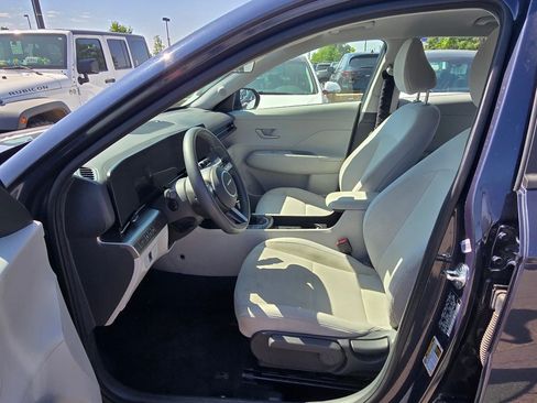 Used 2024 Hyundai Kona SE FWD image 11