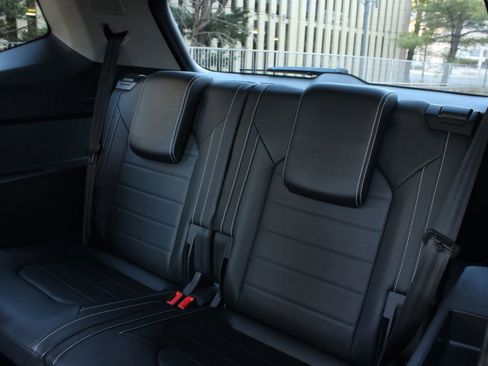 Used 2023 Volkswagen Atlas SEL Premium image 24