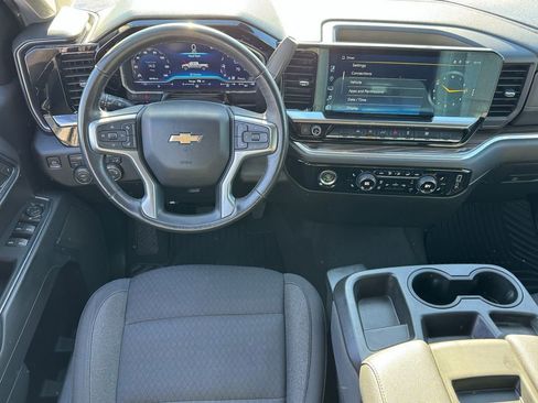 Used 2022 Chevrolet Silverado 1500 LT image 14