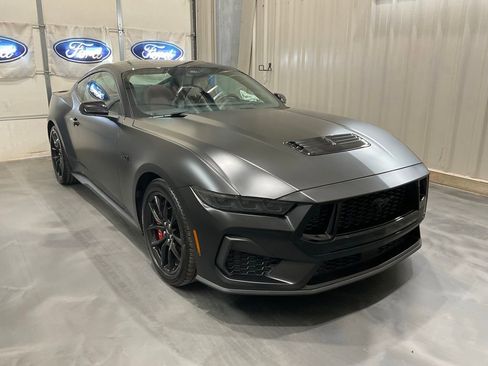 Used 2025 Ford Mustang GT Premium image 1