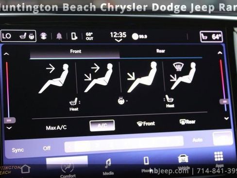 Used 2023 Chrysler Pacifica Touring-L image 21