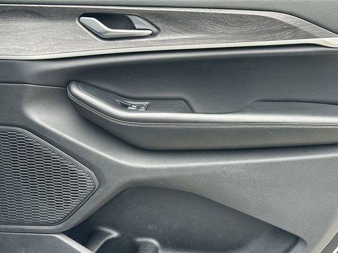 Used 2023 Jeep Grand Cherokee Limited image 15