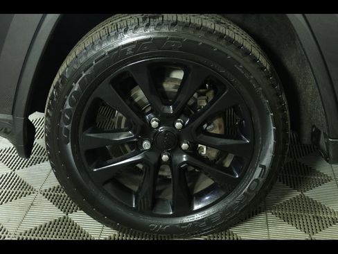 Used 2019 Jeep Grand Cherokee Altitude image 5