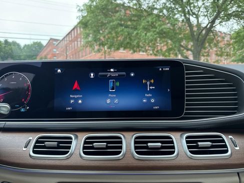 Certified 2025 Mercedes-Benz GLS 450 4MATIC image 25