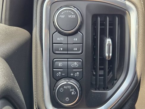 Used 2020 Chevrolet Silverado 1500 RST w/ Texas Edition AWD/4WD image 23