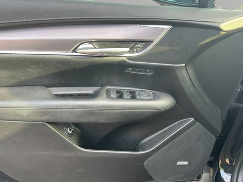 Used 2019 Cadillac XT5 Premium Luxury FWD image 18