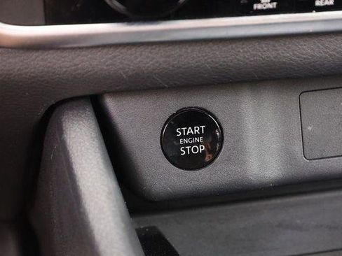 Used 2025 Nissan Rogue SV AWD/4WD image 15