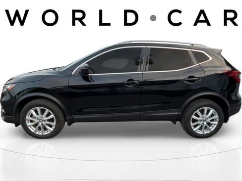 Used 2021 Nissan Rogue Sport SV image 4