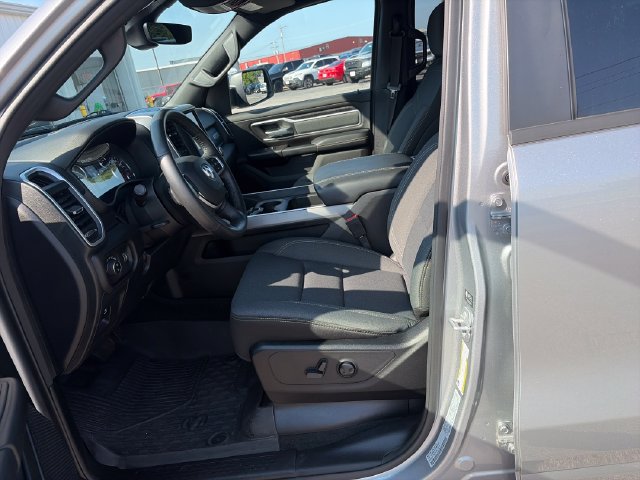 Used 2023 RAM 1500 Big Horn AWD/4WD image 9