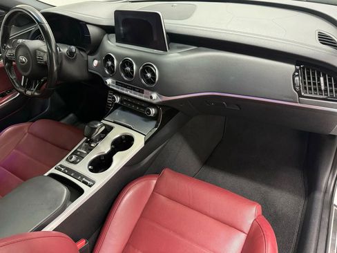 Used 2019 Kia Stinger GT2 image 12