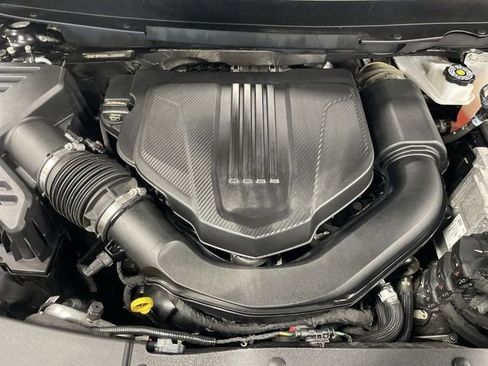 Used 2025 Chevrolet Traverse LT AWD/4WD image 28